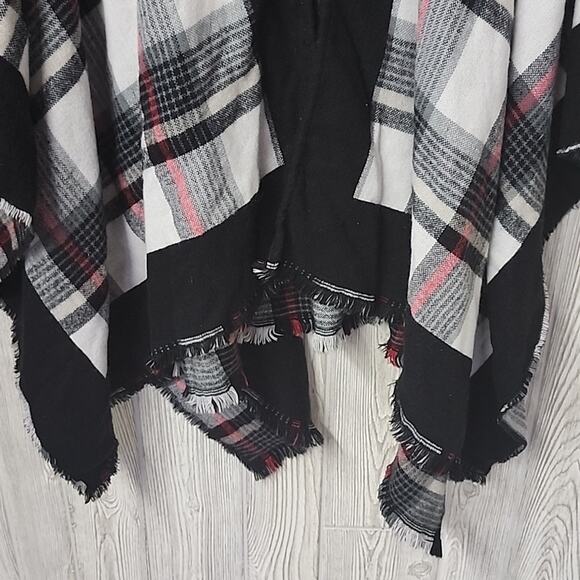 Steve Madden Pashmina Wrap Shaw Plaid Womens One Size Fits Most - Picture 3 of 8